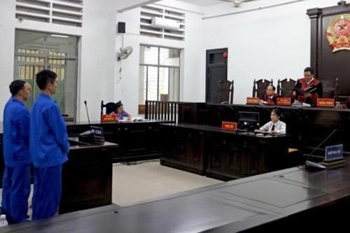 Y án nhóm thuê nhà côn đồ