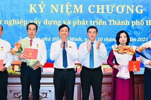 Chủ tịch HĐND TPHCM Võ Văn Minh: Thông qua các nghị quyết để Thành phố làm tốt hơn vai trò đầu tàu