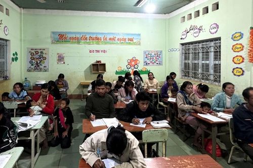 Những con chữ 'nở' muộn ở Tu Mơ Rông