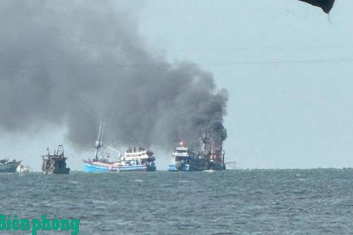 Cứu 2 ngư dân trên tàu cá bị cháy ở vùng biển An Giang