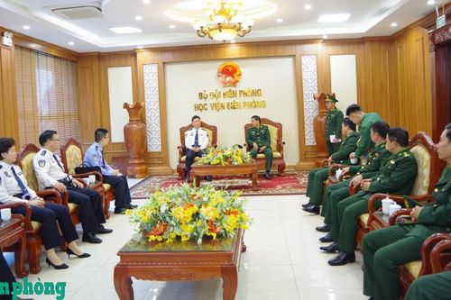 Đoàn cán bộ Cục Quản lý Di dân Quốc gia Trung Quốc thăm, làm việc tại Học viện Biên phòng