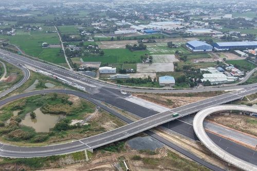 Gấp rút hoàn thiện nút giao Mỹ Yên để kịp thông xe ngày 19/12