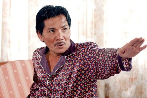 Thương Tín chìm trong tuyệt vọng, rồi cố bơi ngược dòng