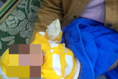 Bé trai sơ sinh bị bỏ rơi trước niệm Phật đường ở Huế