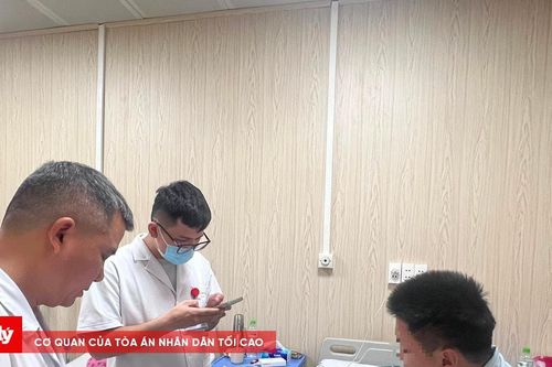 Nam thanh niên 19 tuổi phải thở máy, suy thận sau khi hút thuốc lá điện tử