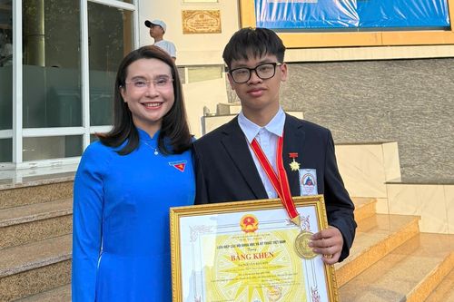 Nam sinh 15 tuổi đưa Non nước Cao Bằng đến UNESCO và 'cú đúp' vàng sáng chế