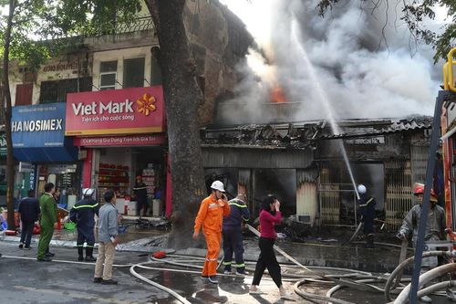 Hà Nội: Cháy nhà trên phố Lò Đúc