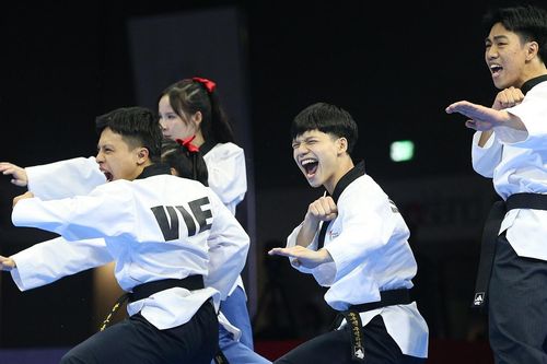 Màn biểu diễn đẳng cấp thế giới mang về HCV cho taekwondo Việt Nam