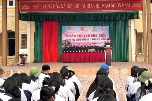 VKSND khu vực 6, tỉnh Ninh Bình phối hợp tuyên truyền pháp luật tại trường học