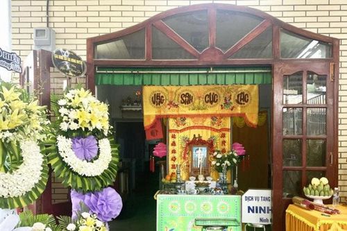 Tang lễ nghệ sĩ Thương Tín: Khung cảnh hiu quạnh tại quê nhà