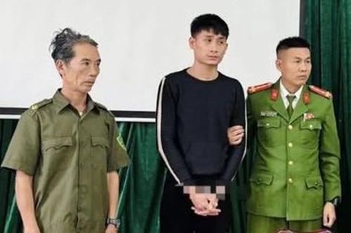 Bắt đối tượng dùng dao chém cha ruột