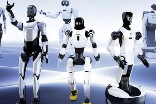 Cựu 'thần đồng Huawei' phả hơi nóng vào các ông lớn công nghệ với 5.000 robot