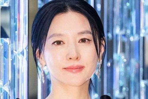 Nữ diễn viên phim 'Nàng Dae Jang Geum' gây bất ngờ với nhan sắc trẻ trung ở tuổi U60