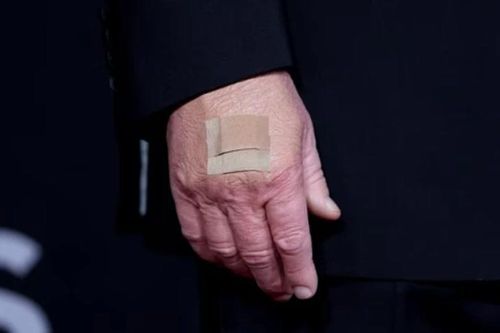 Ông Trump tố một tờ báo 'phản quốc' vì tung tin đồn về sức khỏe Tổng thống