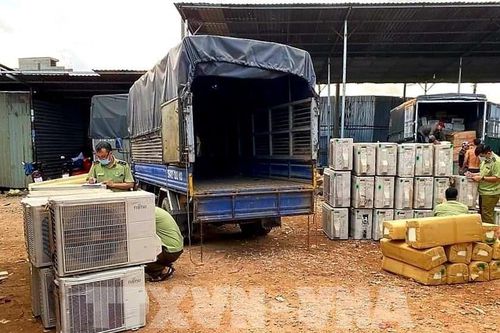 Phát hiện kho máy giặt, điều hòa cũ thuộc danh mục cấm nhập khẩu