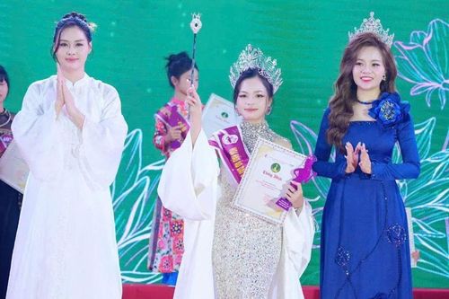 NTK Nhung Cao đạt giải thưởng Đại sứ áo dài Việt Nam 2025