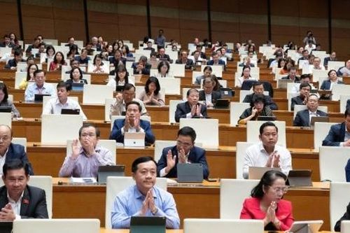 Quốc hội thông qua luật, nghị quyết về điều ước quốc tế và hội nhập quốc tế