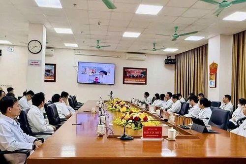 Tăng cường hợp tác trong lĩnh vực chẩn đoán và điều trị ung thư