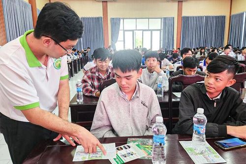Tư vấn, giới thiệu việc làm cho hơn 300 học sinh, sinh viên và người lao động xã Tân Hiệp