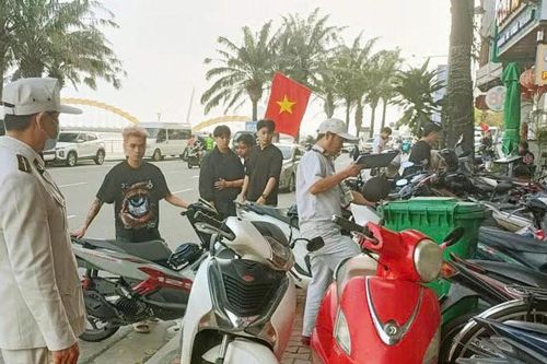 Lập lại trật tự đô thị dịp cuối năm
