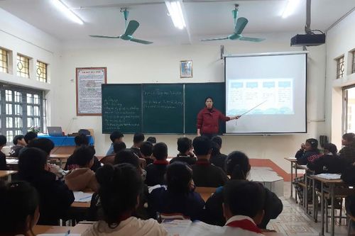 Vượt khó, nâng cao chất lượng giáo dục