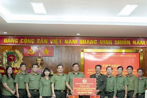 Công an Hà Nội hỗ trợ Lâm Đồng 500 triệu đồng khắc phục thiên tai