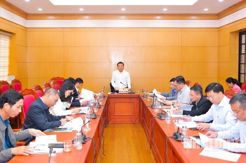 UBND tỉnh nghe báo cáo tiến độ Dự án tuyến đường kết nối liên vùng giai đoạn I