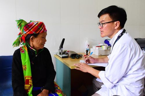 Y tế cơ sở sáp nhập để mạnh hơn