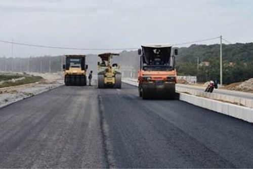 Dự án tuyến đường bộ ven biển và cầu vượt cửa biển Thuận An: Chưa thông xe do vướng mặt bằng