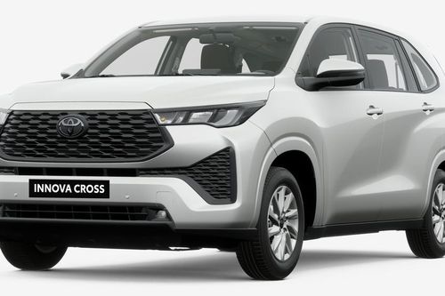 Toyota Innova Cross 2.0G 2025 ra mắt, thêm lựa chọn mới cho gia đình và giới kinh doanh