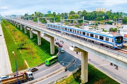 Chuyển đổi xanh trong GTVT gắn với đầu tư hạ tầng và chính sách hỗ trợ người dân