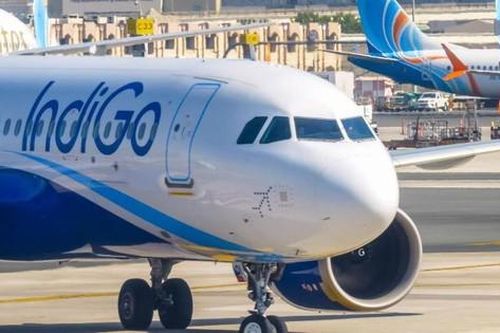 Ấn Độ yêu cầu hãng IndiGo giảm số chuyến bay để khôi phục ổn định