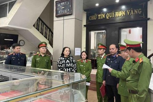Bắt chủ tiệm vàng Kim Chung ở Thanh Hóa vì trốn thuế