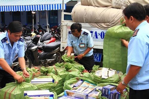 Kiên quyết đấu tranh, ngăn chặn, đẩy lùi buôn lậu, hàng giả và xâm phạm sở hữu trí tuệ