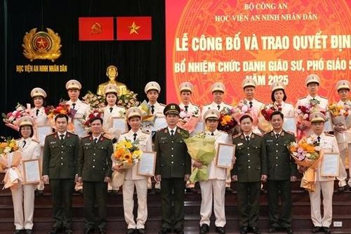 Học viện ANND trao quyết định bổ nhiệm chức danh Giáo sư, Phó giáo sư năm 2025
