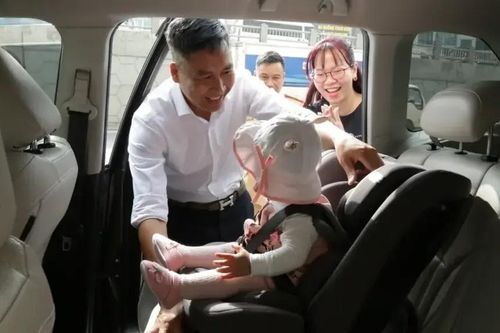 Taxi, xe vận tải không phải lắp ghế an toàn trẻ em