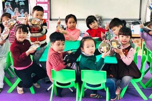 Hỗ trợ bữa ăn bán trú - chính sách nhân văn cần thực thi bằng tinh thần nhân văn