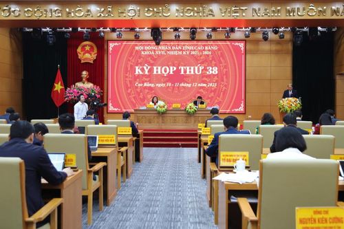 Lãnh đạo UBND tỉnh báo cáo trả lời kiến nghị của cử tri