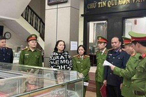 Bắt Sùng A Vảng- đối tượng bắn người phụ nữ tử vong vì nghi ngờ 'làm ma chài'