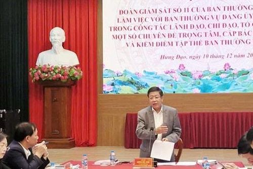 Phó Chủ tịch Thường trực UBND thành phố Dương Đức Tuấn giám sát tại xã Hưng Đạo