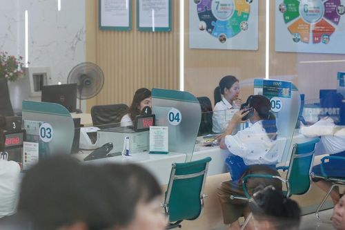 Đừng để ngân hàng âm thầm trừ tiền: Chuyên gia chỉ cách tránh mất phí quản lý tài khoản vì… thiếu hiểu biết