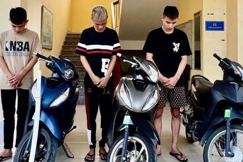 Vô cớ đánh người rồi chiếm đoạt xe máy