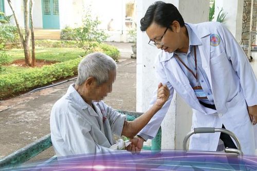 TPHCM khẩn trương hỗ trợ tiền ăn cho bệnh nhân phong, HIV, tâm thần