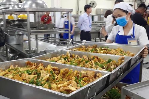 Lo ngại về an toàn bữa ăn học đường