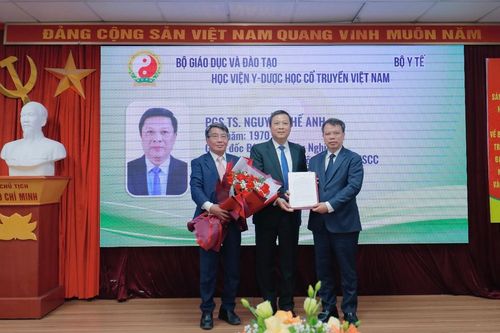 Trao quyết định bổ nhiệm chức danh phó giáo sư ngành Y Dược học cổ truyền Việt Nam
