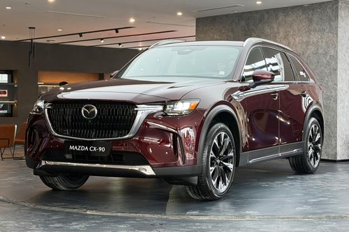 Cận cảnh Mazda CX-90, SUV PHEV lớn nhất của Mazda vừa đến Việt Nam