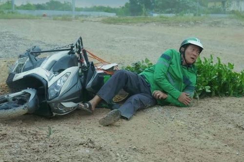 Tình tiết của diễn viên Hoàng Hải trên phim giờ vàng gây tranh luận