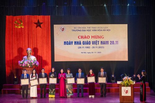 Đẩy mạnh phát hiện, bồi dưỡng, nhân rộng các điển hình tiên tiến