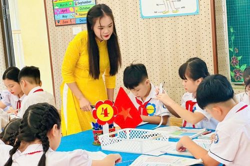 Đề xuất tiêu chuẩn, điều kiện đăng ký dự xét thăng tiến nghề nghiệp nhà giáo