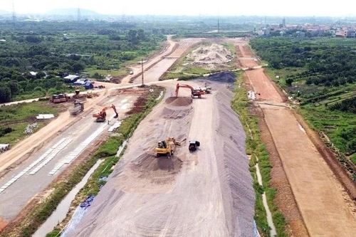 Hà Nội: Tiến độ giải ngân đầu tư công tiếp tục cải thiện